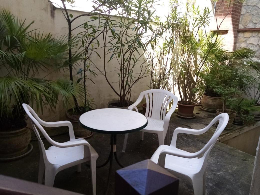 Herm'S Petite Maison Atypique Et Cour Privative - Avenue Du Marche - Ideal Couple Ou Jeunes Parents กาบูร์ก ภายนอก รูปภาพ